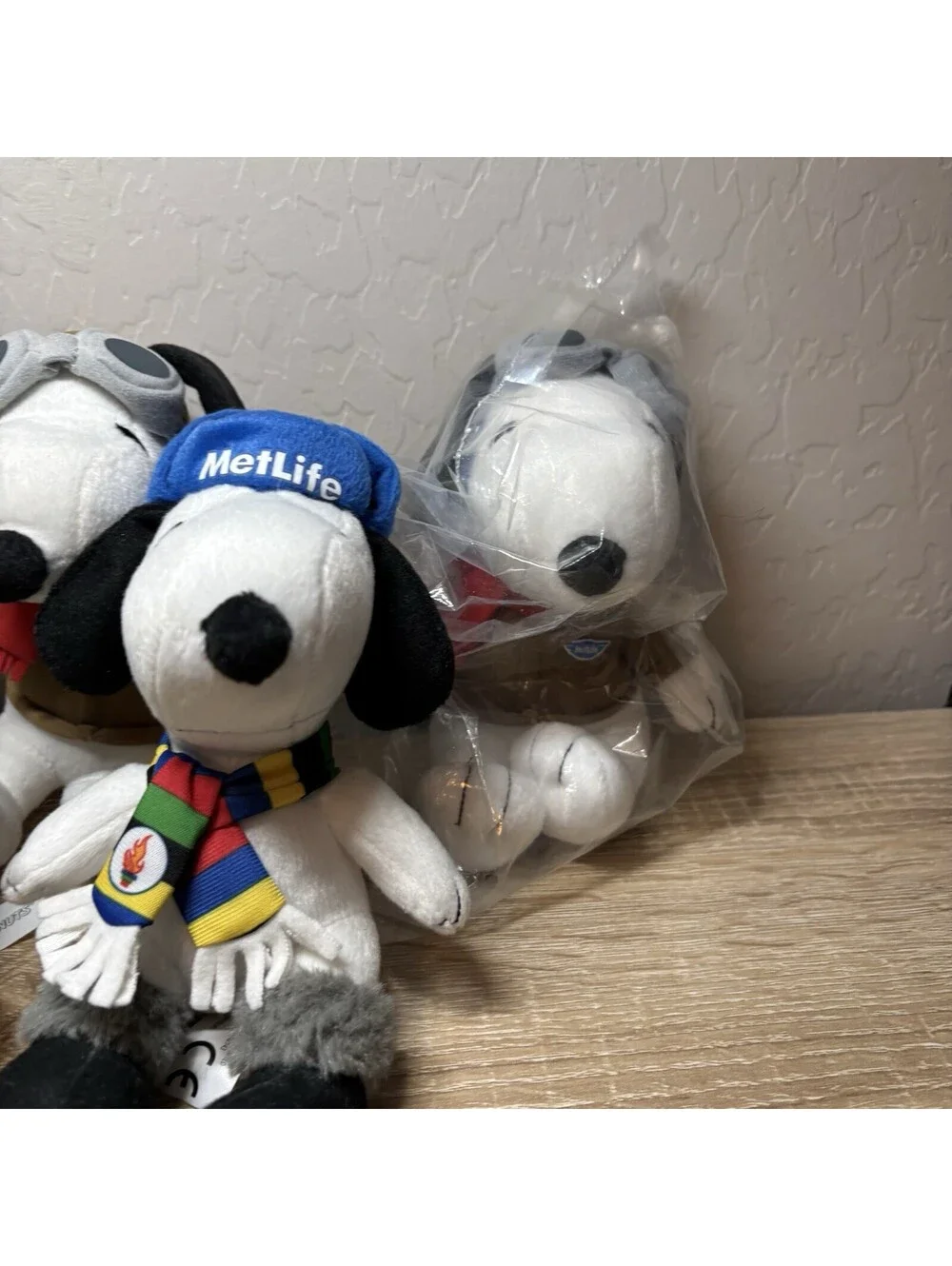 Vintage MetLife Snoopy Plush Lot of 7 Flying Ace Aviator Camper Olympic Peanuts